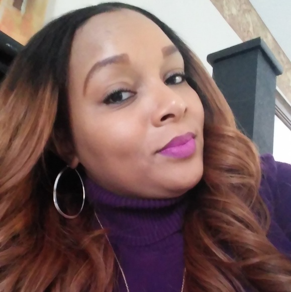 Meet your Posher, Shelly - Picture 1 of 1